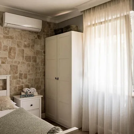 La Familia-Peaceful Villa, Private Pool, Sea And Velebit View *