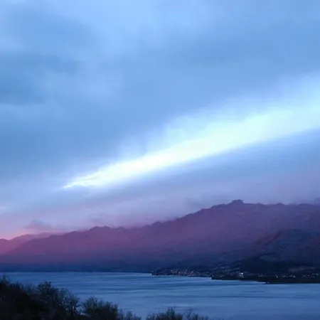 La Familia-Peaceful Villa, Private Pool, Sea And Velebit View 빈예라크