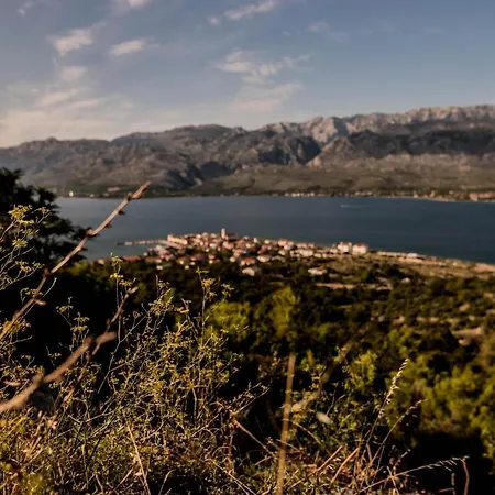 빌라 La Familia-Peaceful Villa, Private Pool, Sea And Velebit View