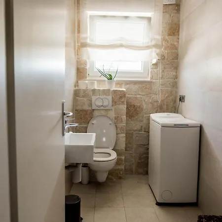빌라 La Familia-Peaceful Villa, Private Pool, Sea And Velebit View 빈예라크
