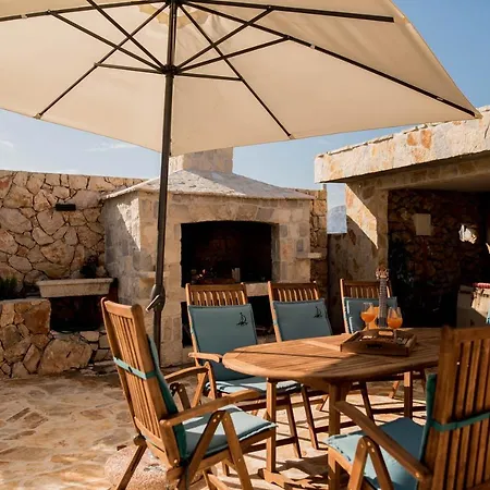 빌라 La Familia-Peaceful Villa, Private Pool, Sea And Velebit View *